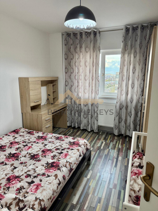 4 Camere | 80mp | Etaj Intermediar | Parcare | Zona Mol Aurel Vlaicu 